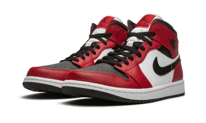 Air Jordan 1 Mid 'Chicago Black Toe' Reps 